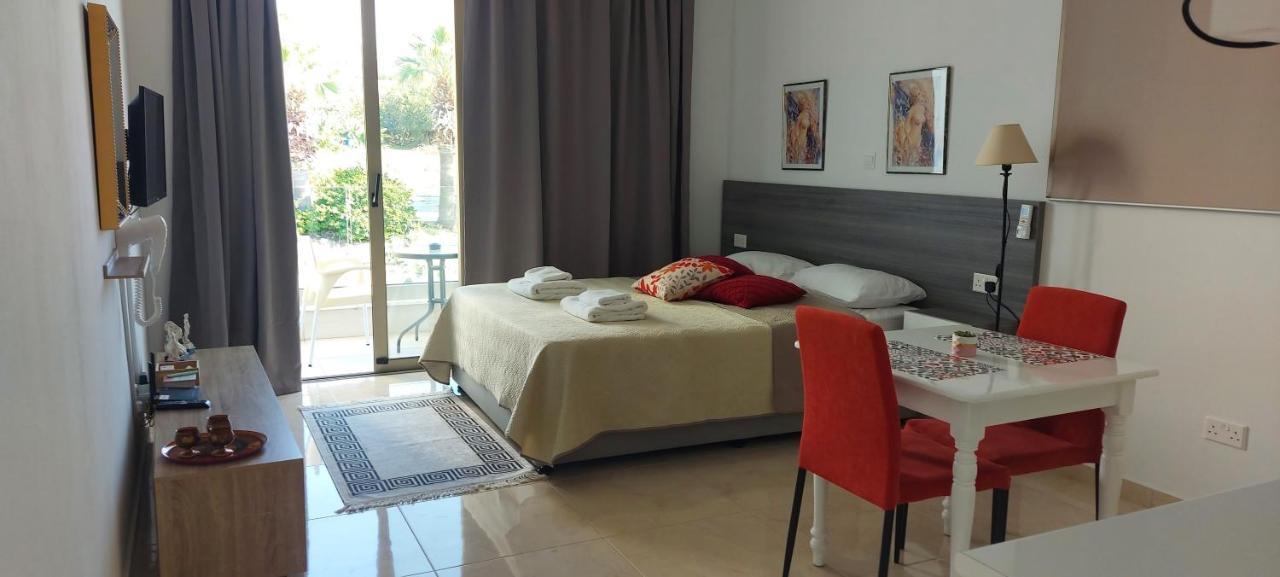 Harmony Seaview Apartments Paphos Exterior foto